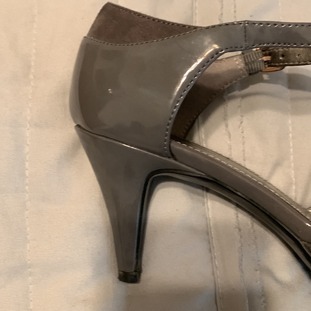 Heels - Picture 7 of 9